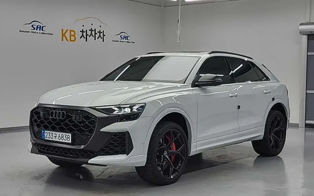 수원중고차할부조회 RSQ8 퍼포먼스 매물 사진 19 - 2025/09 5,385km